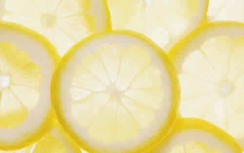レモンのクエン酸が辛さを和らげる